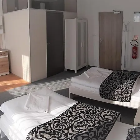 Kubra Hostel *