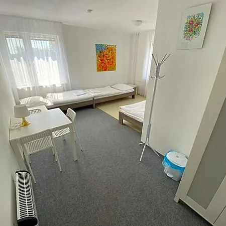 Kubra Hostel *